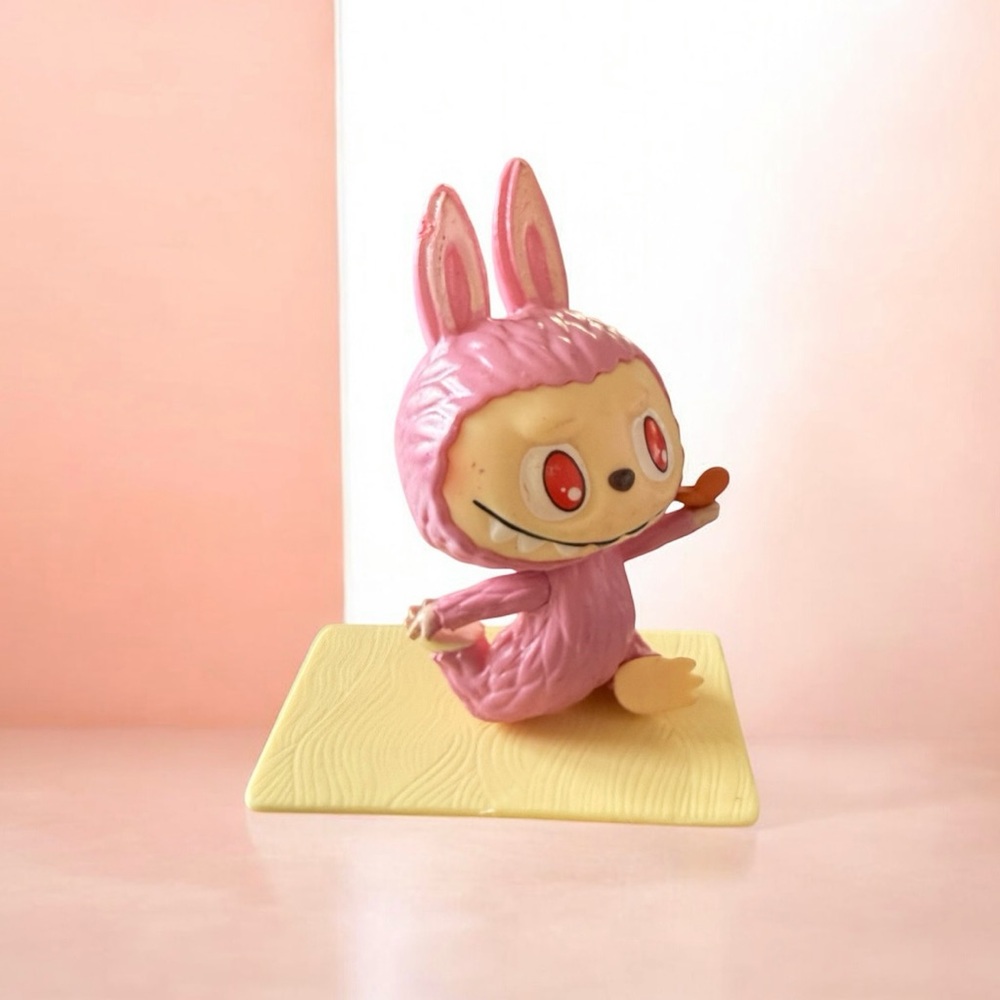 ✅SOLD✅The Monsters Lazy Yoga Figurine ( Confident)